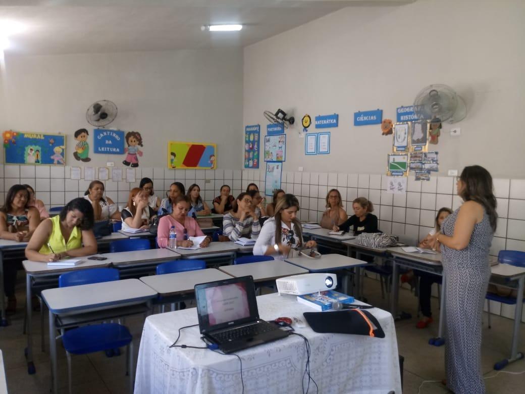 Leia mais sobre o artigo Gestoras da Educação de Sertânia se reúnem para planejamento