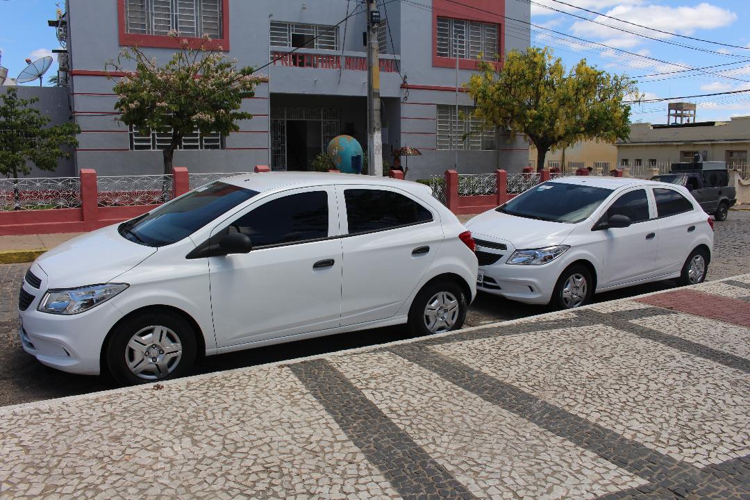 Leia mais sobre o artigo Governo Municipal de Sertânia adquire mais dois carros para a Saúde