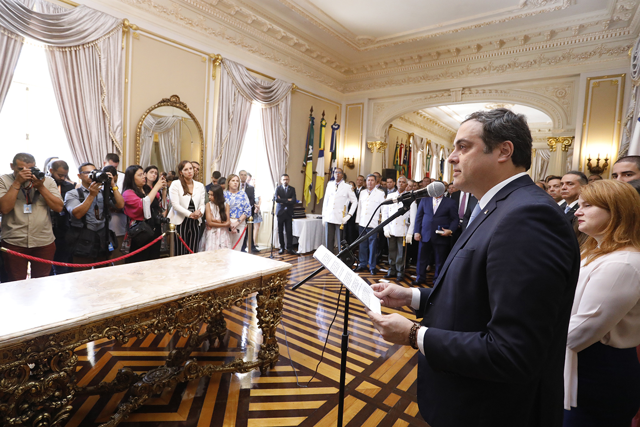 Leia mais sobre o artigo Paulo Câmara homenageia secretariado em último evento no Palácio