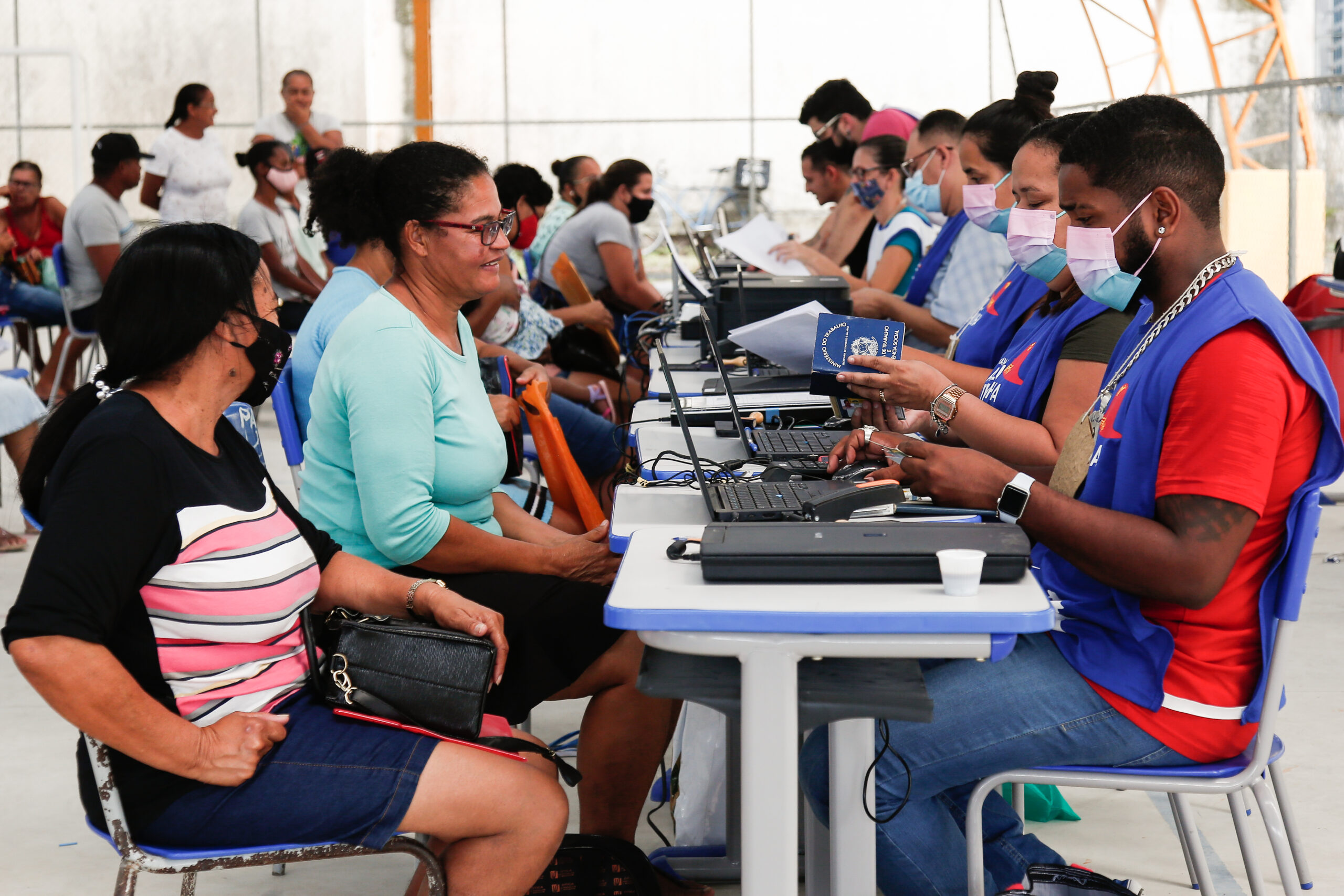 Leia mais sobre o artigo <strong>Trabalhadores rurais da fruticultura irrigada e pescadores já podem se cadastrar no Programa Chapéu de Palha 2023</strong>