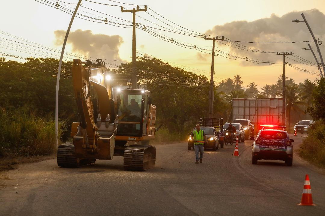 Leia mais sobre o artigo Governadora Raquel Lyra assina ordem de serviço para início das obras de restauração da APE-009